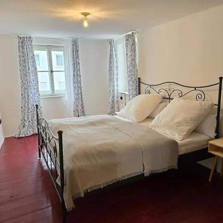 Untere Vorstadt, Apartment